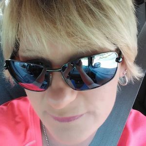 Meet your Posher, Connie